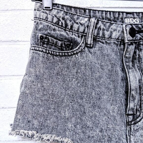 BDG High Rise Dree Cheeky Denim Jean Shorts 27 - Picture 2 of 10